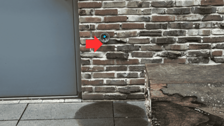 Pijl waar het waterpunt in de winter is te vinden nabij het kantoor bij de ingang